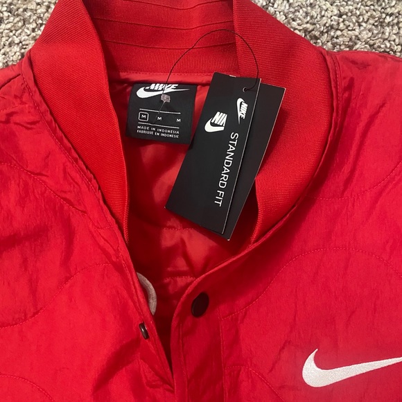 ‼️SOLD‼️Nike Sportswear Swoosh Quilted Jacket - Picture 3 of 3